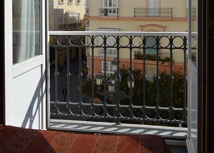 De Francia Y Paris 3*