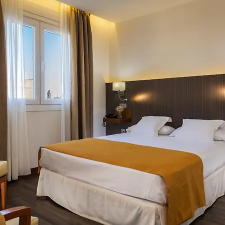 De Francia Y París Hotel Cádiz